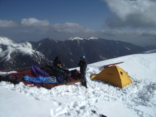 ヒュッテ西岳で寝袋を乾かす